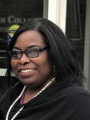 Jannifer Tucker headshot